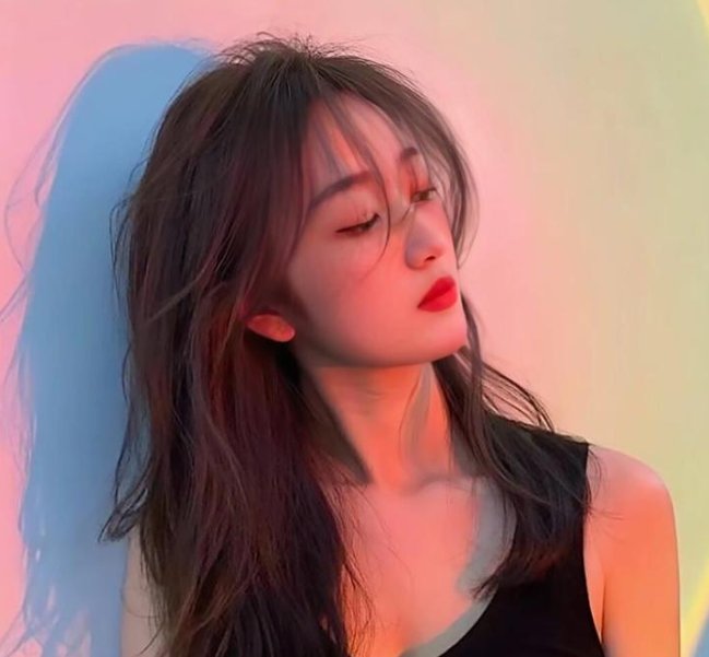 不时用俄语小声说真心话的邻桌艾莉同学